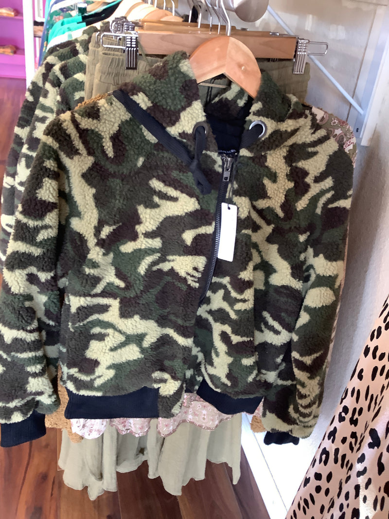 Oliv Camo Jacket