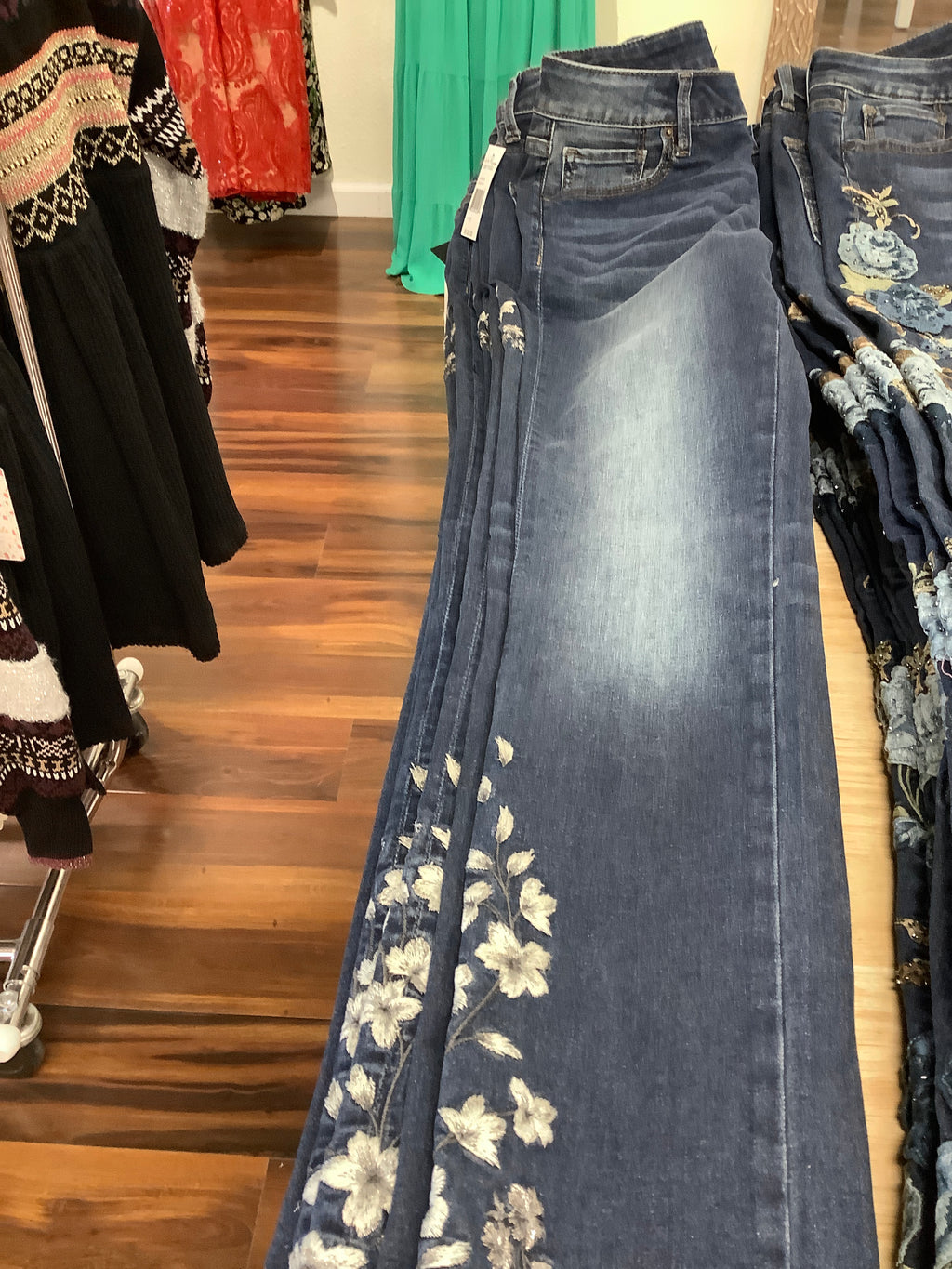 Driftwood White Flower Jeans