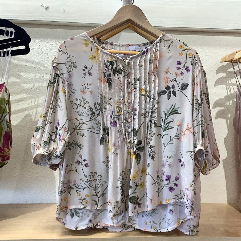 Oliv blush flower top