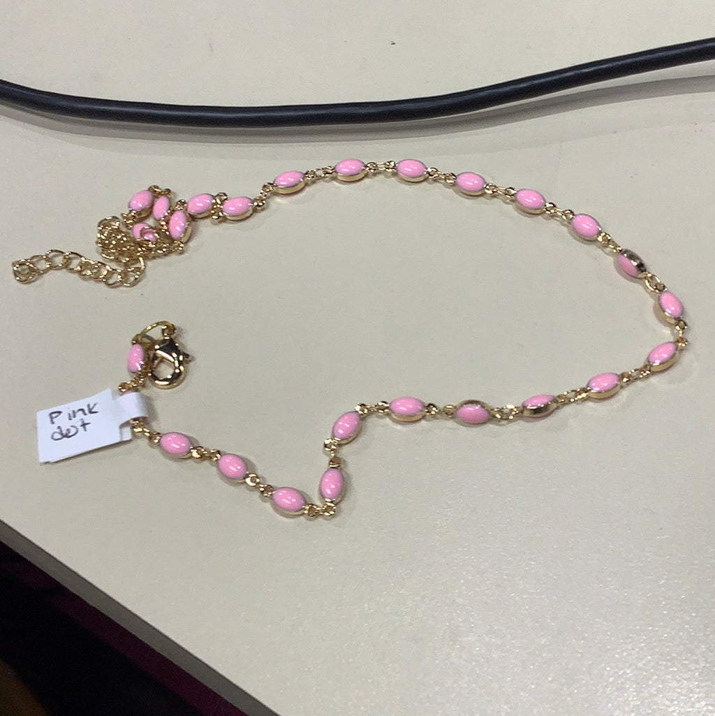 Pink dot choker