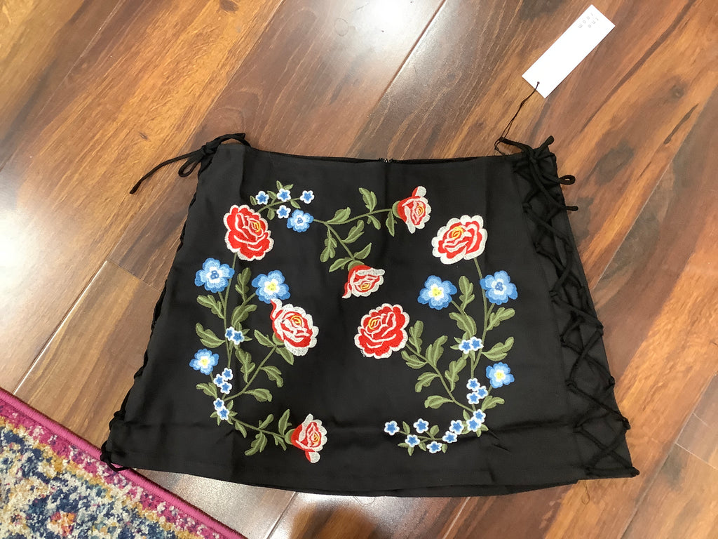 TR Black rose skirt