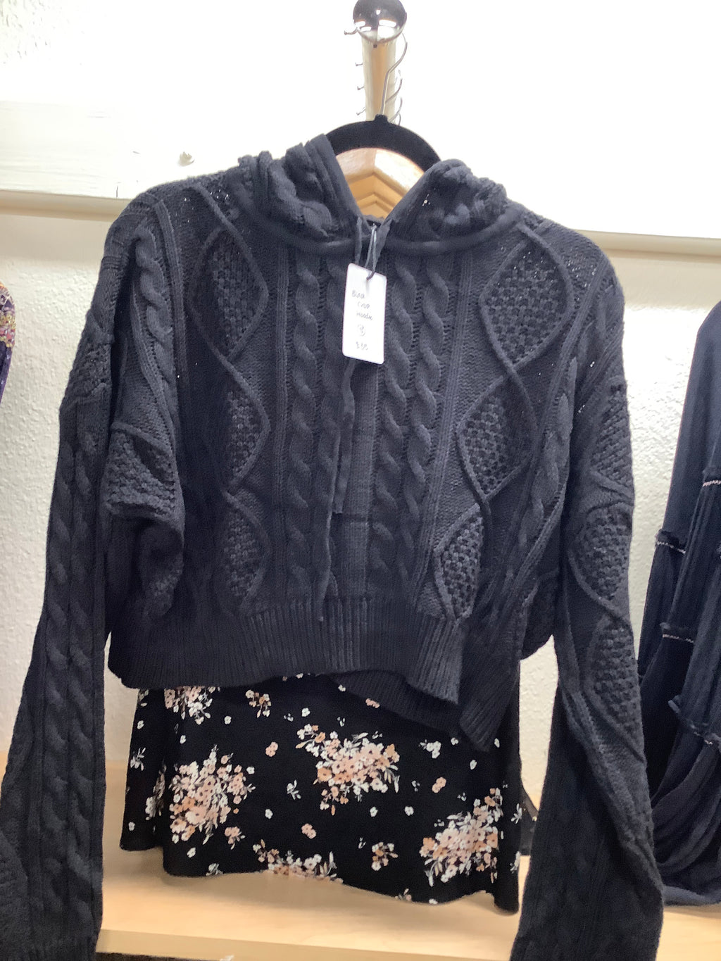Oliv Black Cropped Hoodie