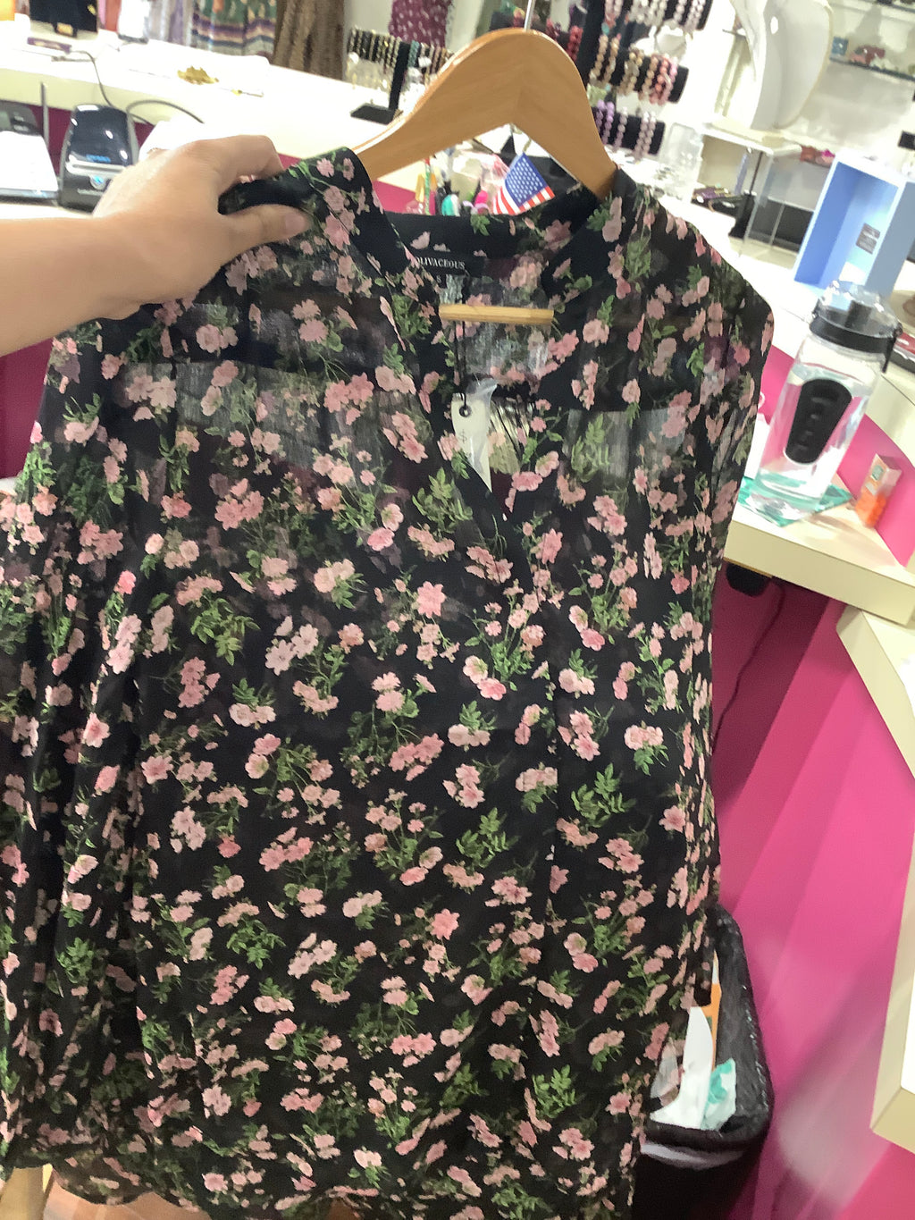 Oliv Black Petunia Blouse