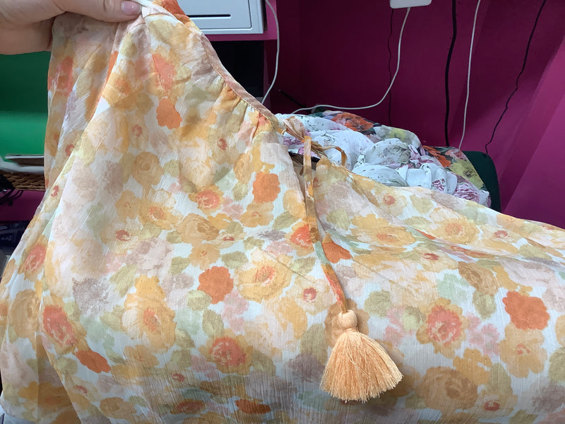 Aakaa orange flower top