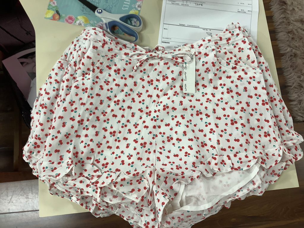 Oliv White Flower Shorts