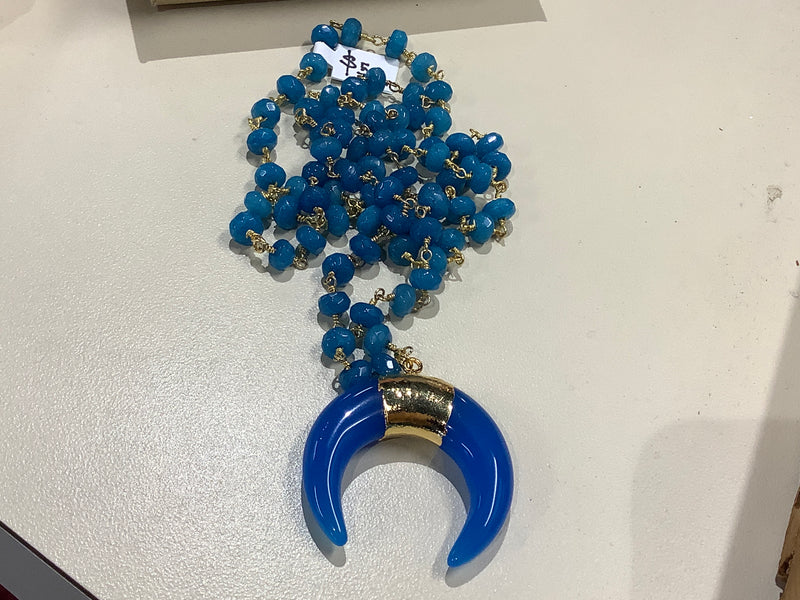 Blue Calci horn